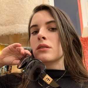 Meet your Posher, Dharma